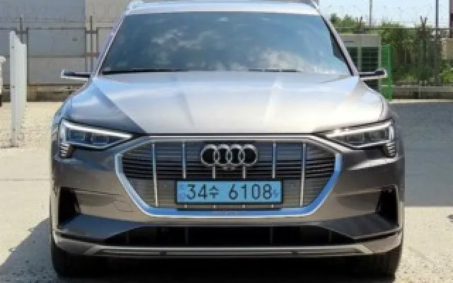캐스퍼전기차 중고차 e-트론 55 콰트로 매물 사진 8 - 2023/09 25,187km