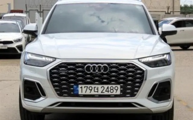 캐스퍼전기차 중고차 Q5 (FY) 45 TFSI 콰트로 프리미엄 스포트백 매물 사진 8 - 2023/03 18,978km